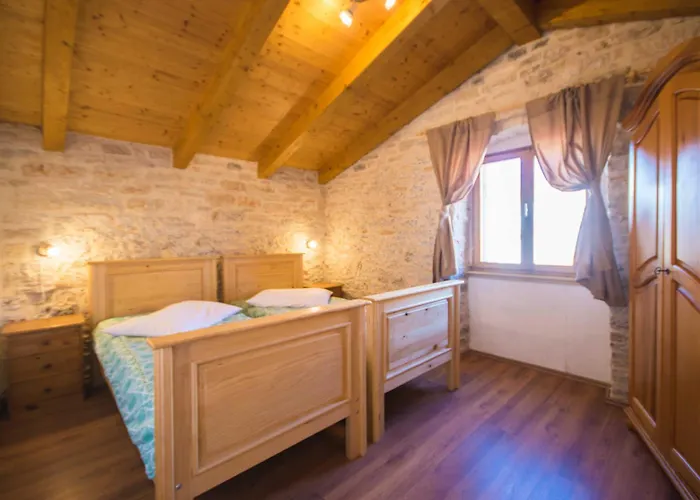 Sergio, A Beautiful Rustic With A Huge Garden Ferienhaus