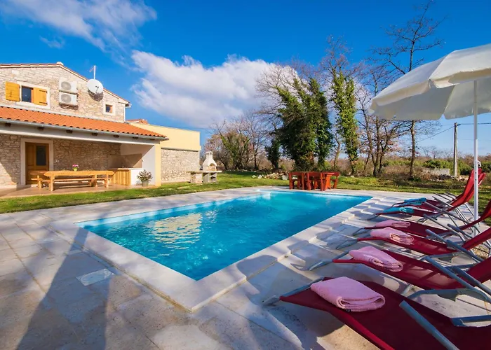 Sergio, A Beautiful Rustic With A Huge Garden Ferienhaus Divšići