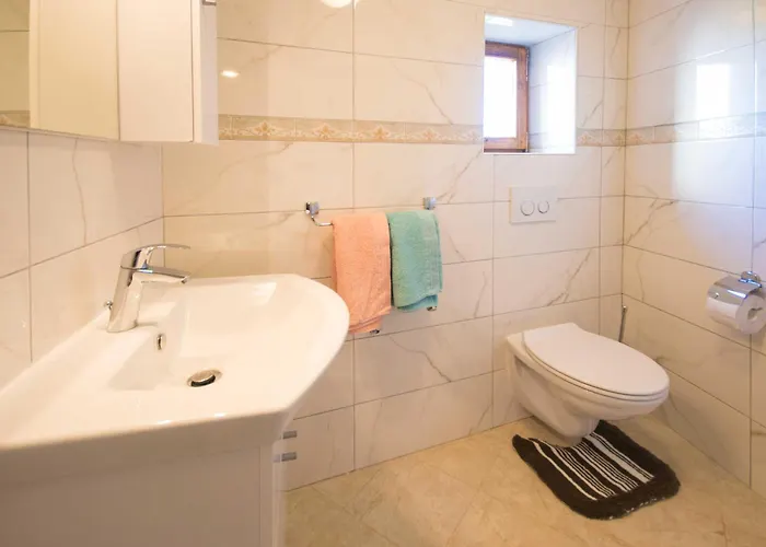 Ferienhaus Sergio, A Beautiful Rustic With A Huge Garden Divšići