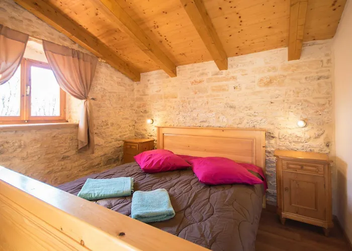 Sergio, A Beautiful Rustic With A Huge Garden Ferienhaus *