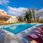 Sergio, A Beautiful Rustic With A Huge Garden Casa vacanze Divšići