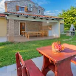 Sergio, A Beautiful Rustic With A Huge Garden *