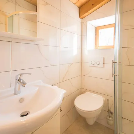 Sergio, A Beautiful Rustic With A Huge Garden Vakantiehuis